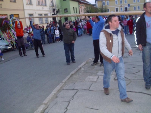 Stavanie mája 2011