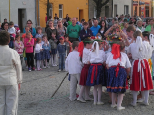 Stavanie mája - 2013