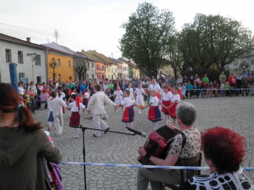 Stavanie mája - 2013