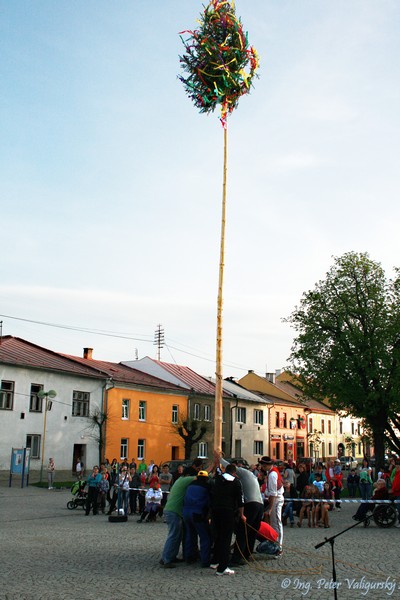 Stavanie mája - 2013