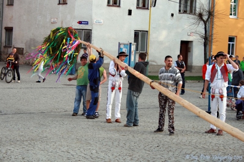 Stavanie mája - 2013