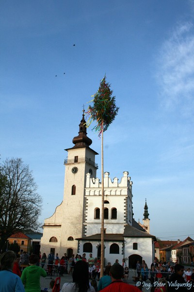 Stavanie mája - 2013