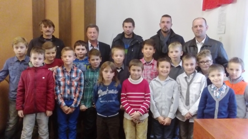 Mladí futbalisti a hasiči u primátora mesta - r. 2015