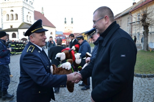 Odovzdávanie hasičskej techniky - 12.12.2015