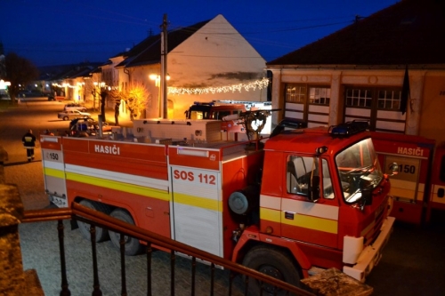 Odovzdávanie hasičskej techniky - 12.12.2015