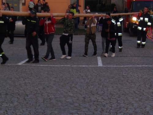 Stavanie mája 2016