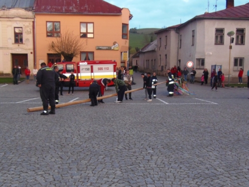 Stavanie mája 2016