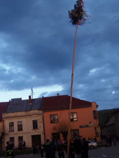 Stavanie mája 2016