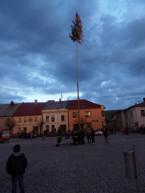 Stavanie mája 2016