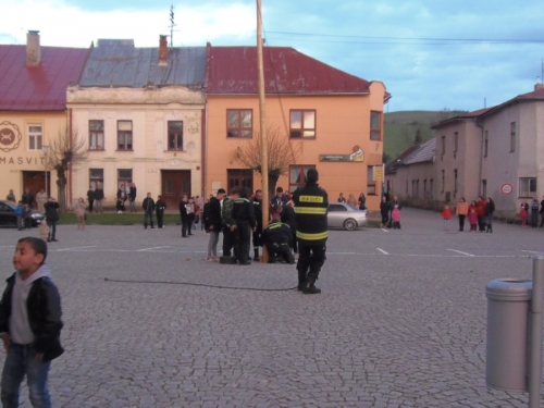 Stavanie mája 2016