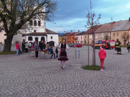 Stavanie mája 2016