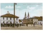 Pohľadnica - v pozadí gymnázium