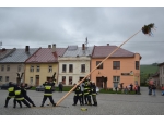 Tradičné stavanie Mája